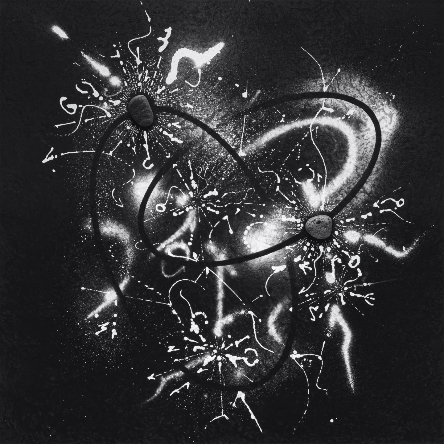 黒を起点に、原初の気配に触れる｜鈴木ヒラクINTERVIEW - 黒の研究所